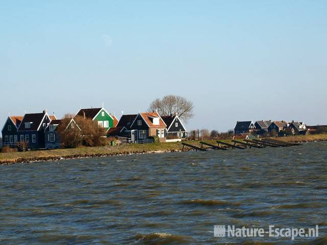 Werven met ijsbrekers op Marken 1